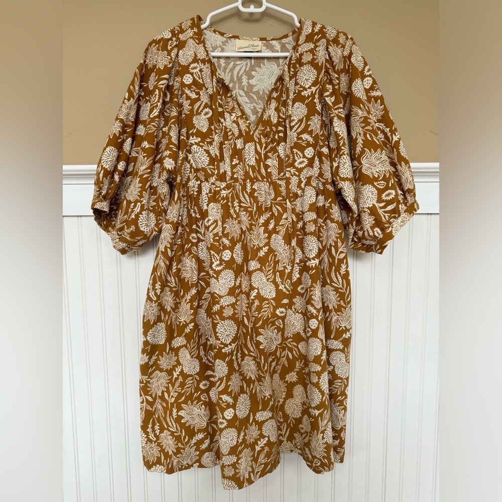 Dress- Universal Thread Size M